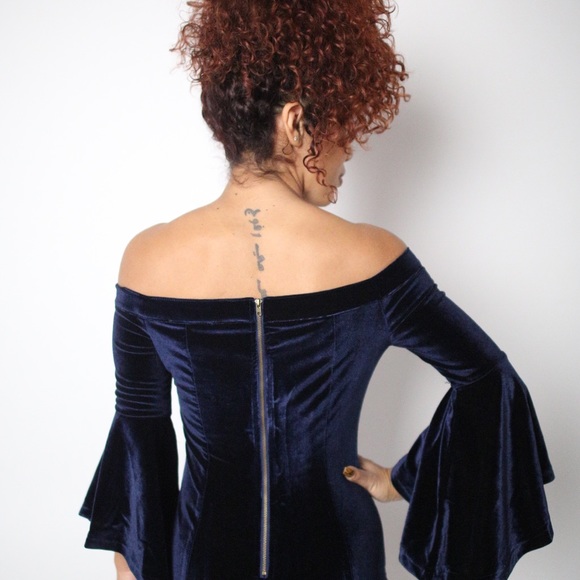 Blue velvet Dress - Picture 2 of 8